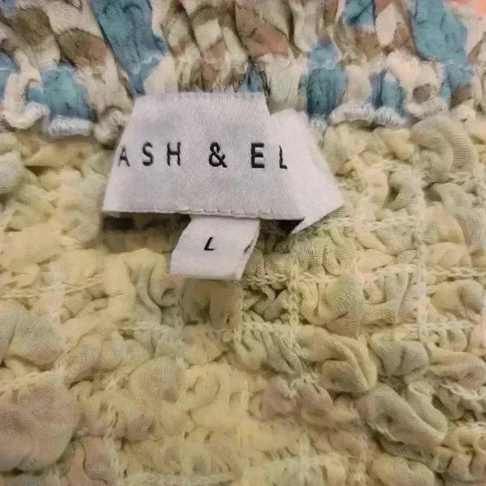 Ash & Eden Top - Picture 2 of 6